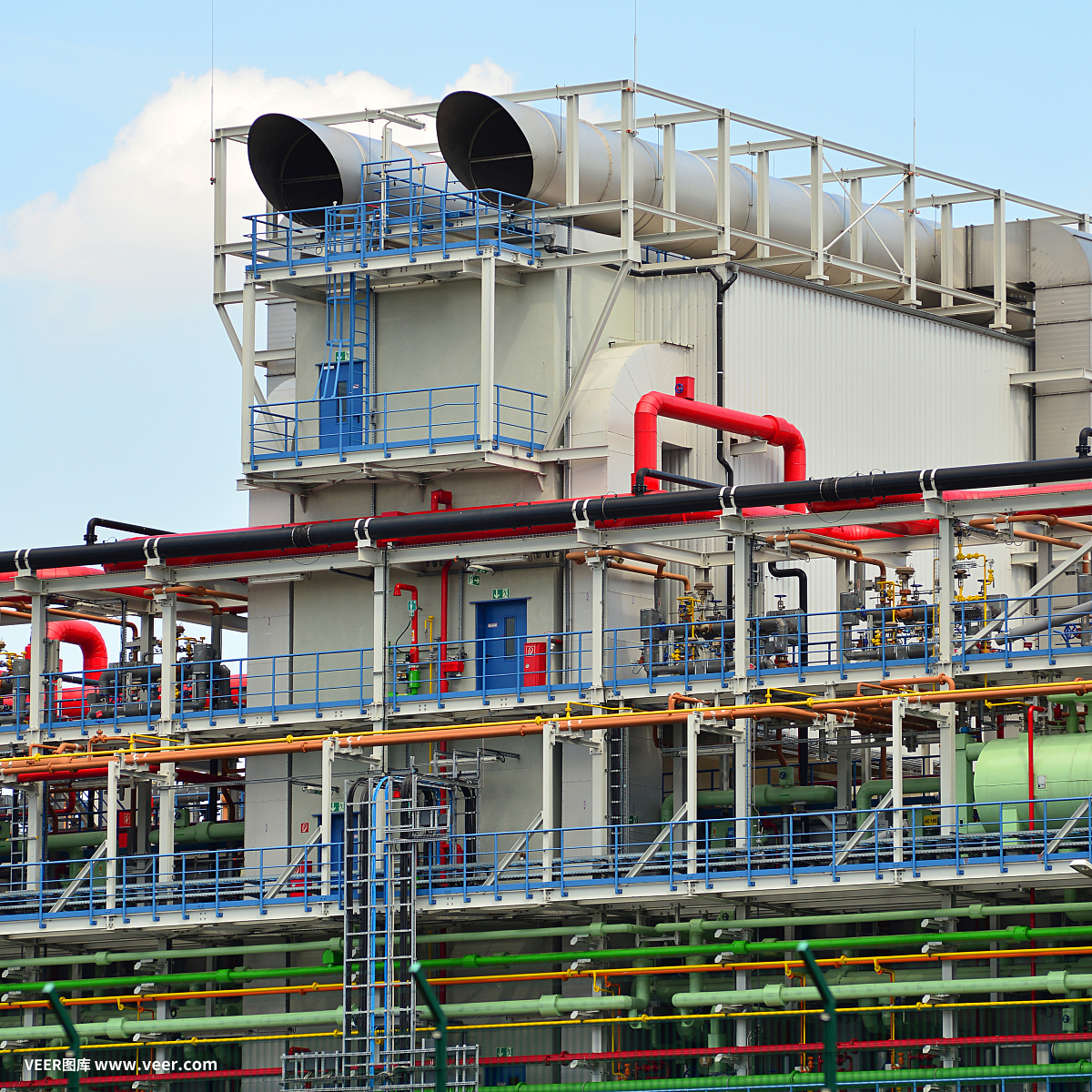 化學(xué)工業(yè)。制造化學(xué)產(chǎn)品的工廠。建筑和設(shè)備